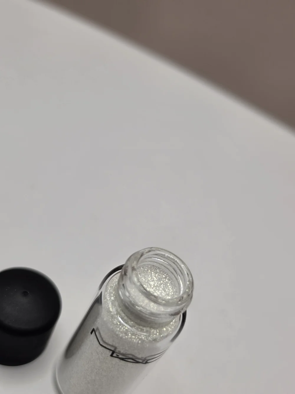 DISCONTINUED MAC REFLECTS GOLD GLITTER